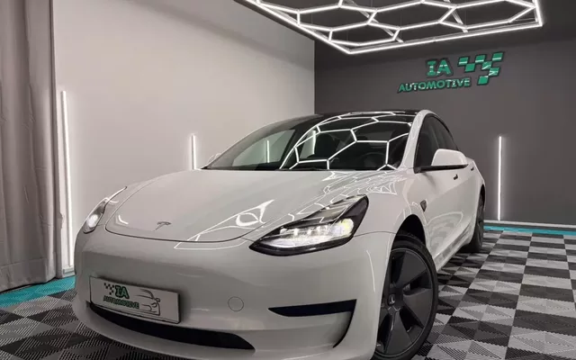 Tesla Model 3 Standard RWD