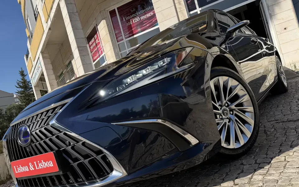 Lexus ES 300h Luxury+
