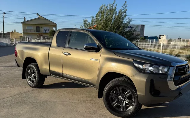 Toyota Hilux 2.4 D-4D 4WD Trial