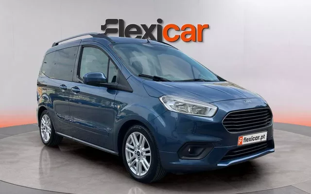 Ford Tourneo Courier 1.0 EcoBoost Titanium