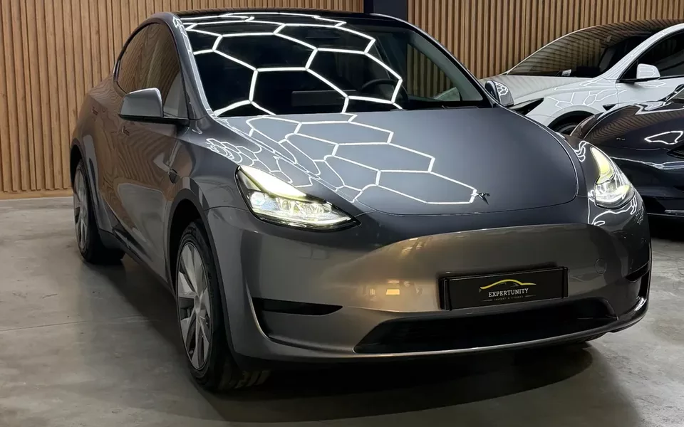 Tesla Model Y RWD