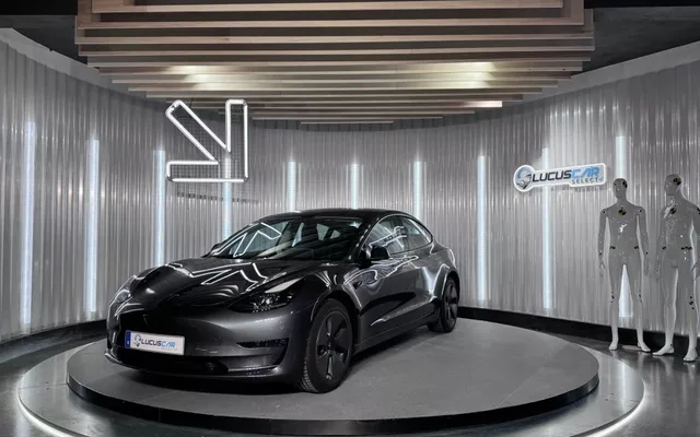 TESLA Model 3 Model 3 Long-Range Dual Motor Performance AWD