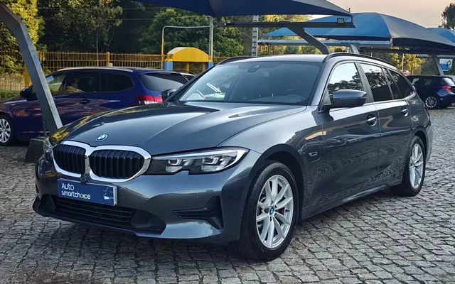 BMW 320 e Line Luxury Auto