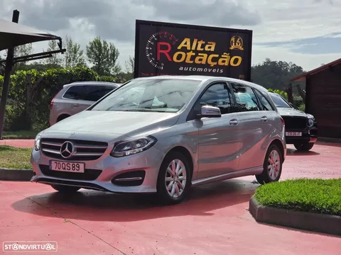 Mercedes-Benz B 180
