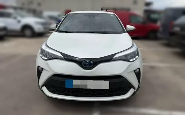 TOYOTA C-HR + 2.0 180H Advance