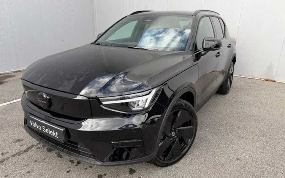 Volvo EX40 82 kWh Single Motor Extended Range Black Edition