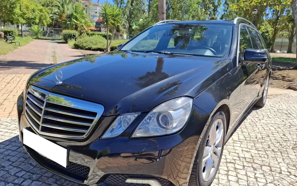 Mercedes-Benz E 220 CDi Avantgarde BE Auto.