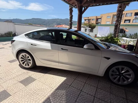 Tesla Model 3 Tração Traseira