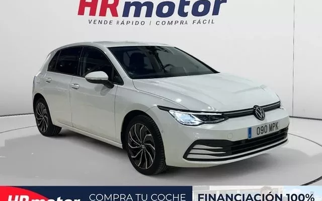 VOLKSWAGEN Golf Life