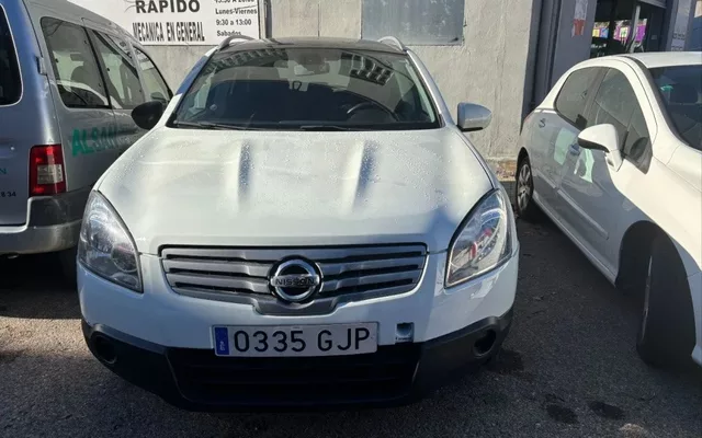 NISSAN Qashqai Q+2 2.0dCi Acenta 4x2