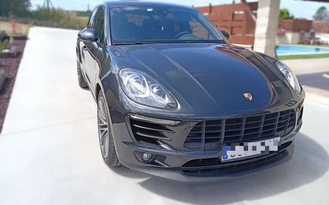 PORSCHE Macan Turbo con paquete Performance
