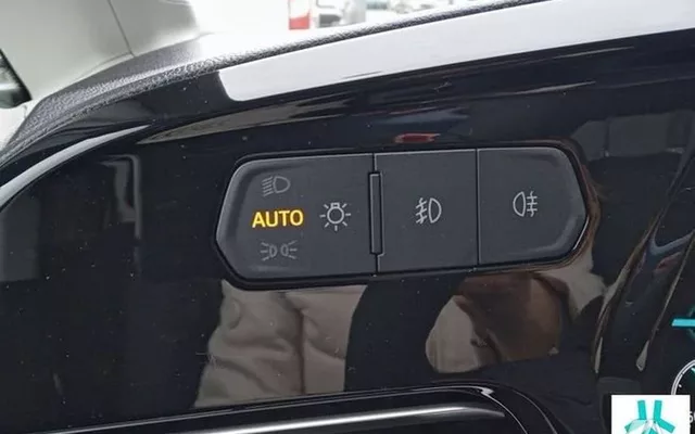 FORD Tourneo Connect 2.0 Ecoblue 90kW Titanium