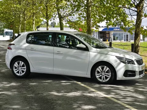 Peugeot 308 1.6 BlueHDi Allure EAT6