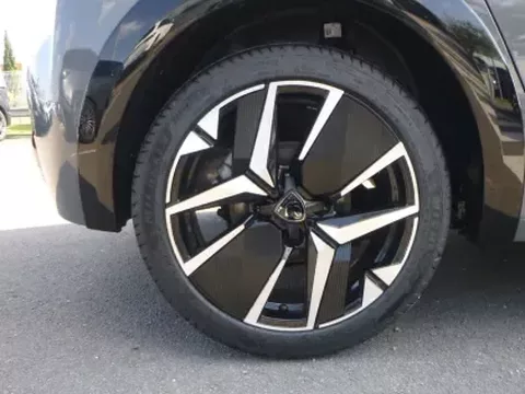 Peugeot 208 Hybrid 145 ch e-DCS6 GT Zéro km immatriculé