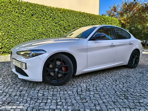 Alfa Romeo Giulia 2.2 D Sprint AT8