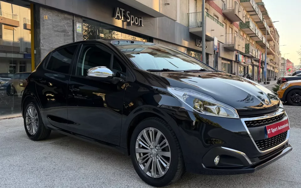 Peugeot 208 1.2 PureTech Signature