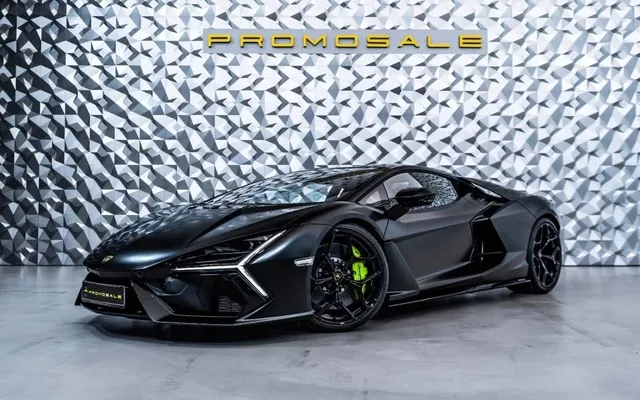 LAMBORGHINI Revuelto Revuelto