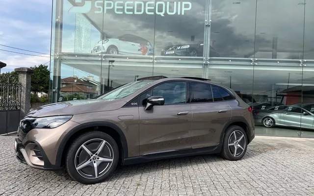 Mercedes-Benz EQE SUV 300
