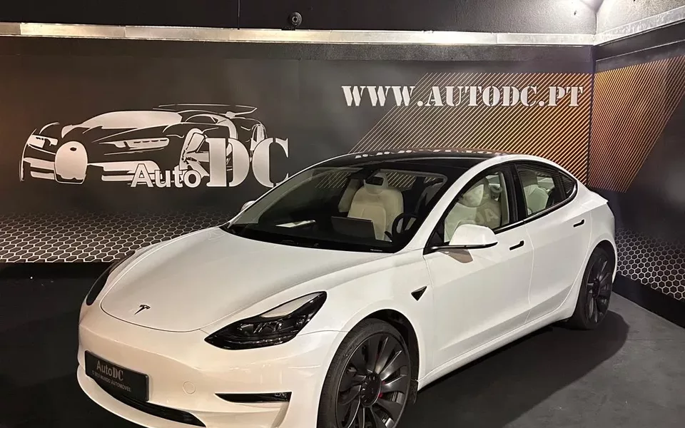 Tesla Model 3 Performance Tração Integral