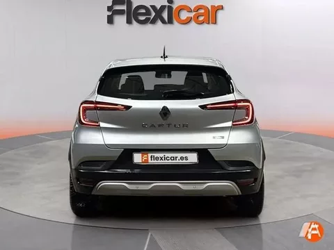 RENAULT Captur E-Tech engineered HEV 105kW (145CV)