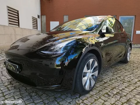 Tesla Model Y RWD