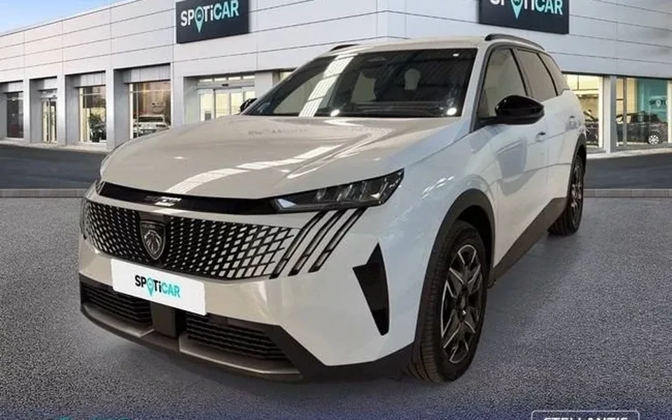 PEUGEOT 5008 1.2 107KW eDCS6 Allure