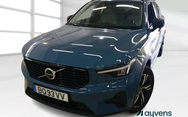 Volvo XC 40 2.0 B3 Plus Dark