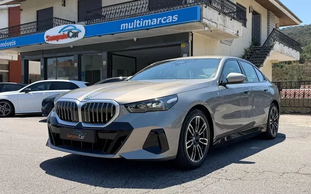 BMW 530 e Pack Desportivo M Pro