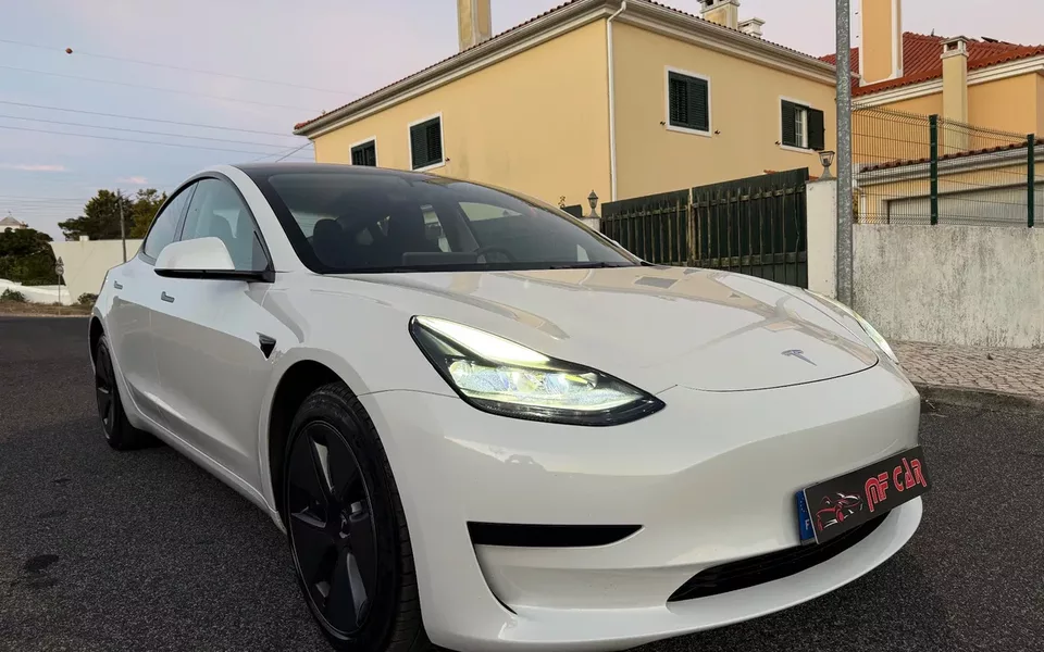 Tesla Model 3 Standard Range Plus RWD