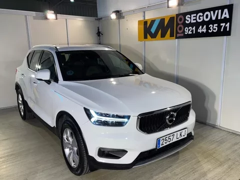 VOLVO XC40 XC40 T3 Momentum Pro