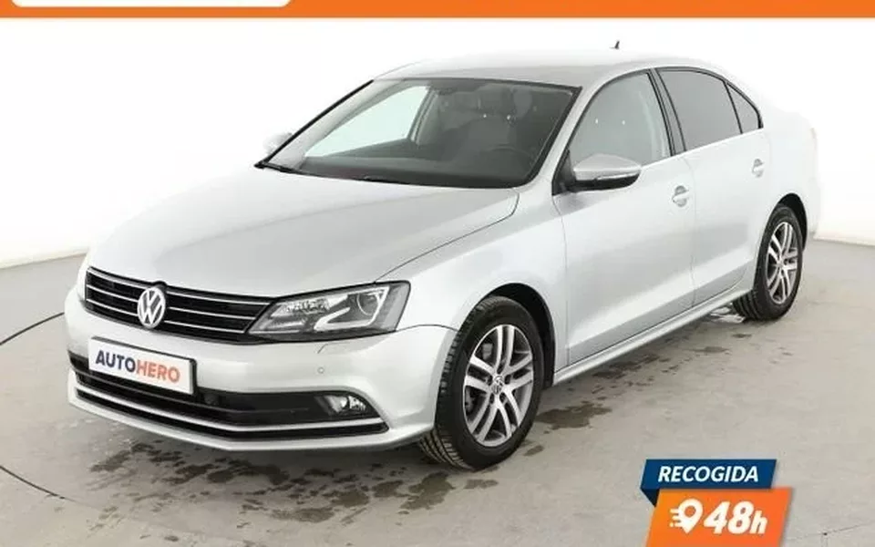 VOLKSWAGEN Jetta 2.0 TDI Sport BlueMotion