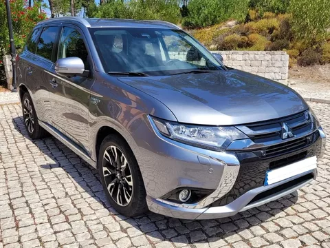 Mitsubishi Outlander 2.0 Instyle Navi