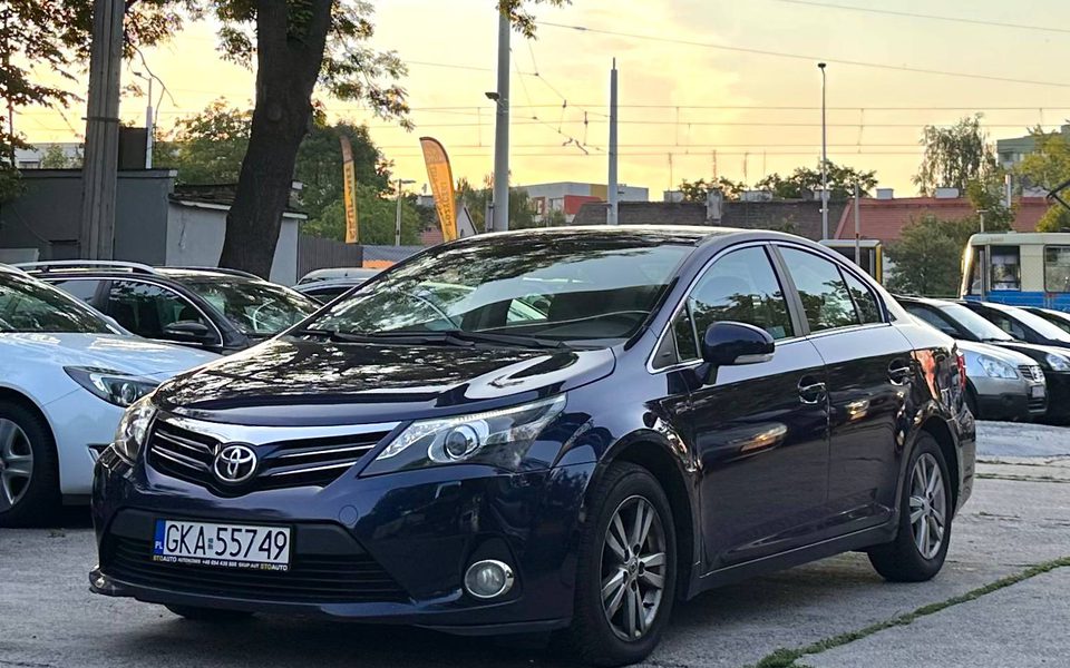 Toyota Avensis T27 Polift