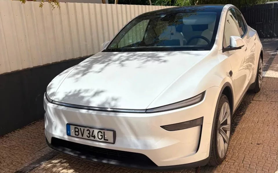 Tesla Model Y Long Range Tração Traseira