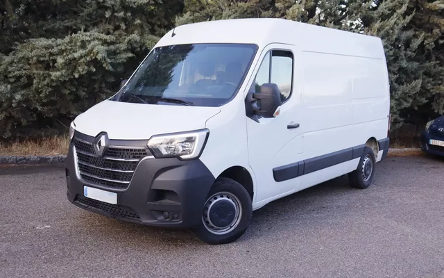 Renault Master F3300 L2H2 2.2 BLUEDCI CONFORT 135CV 4P VENTA SOLO PROFESIONAL # IVA DEDUCIBLE,PARKTRONIC,CAMARA TRASERA