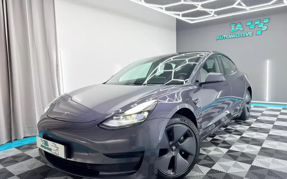 Tesla Model 3 Standard Range Plus RWD