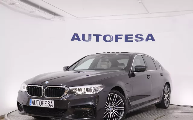 BMW 530 SERIE 5 530E I-PERFORMANCE AUTO PACK M 252CV 4P #CUERO, TECHO ELEC, NAVY, PARKTRONIC