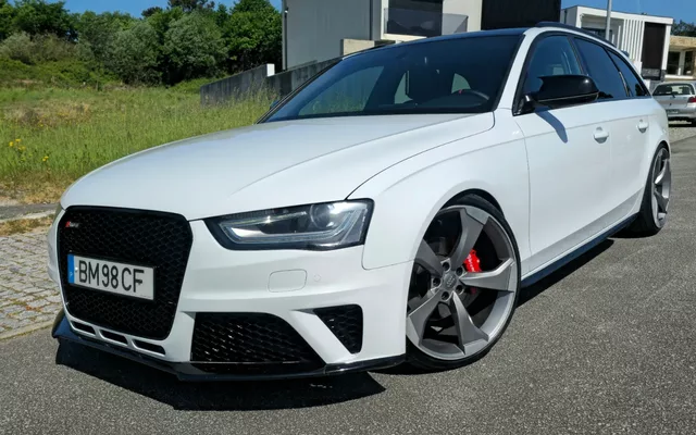 Audi A4 Avant 2.0 TDI DPF clean S line Sport Pack