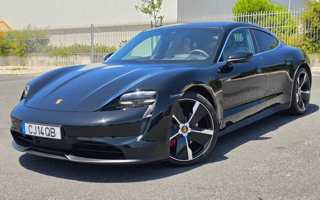 Porsche Taycan 4S Bateria Performance Plus