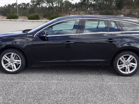 Volvo V60 2.4 D6 Momentum AWD Phev