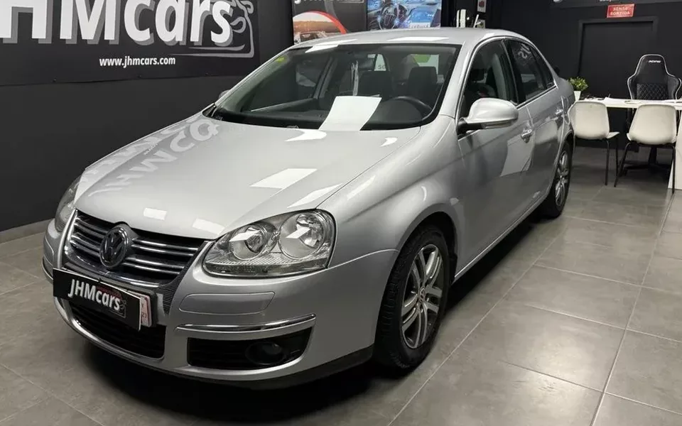VOLKSWAGEN Jetta Jetta 1.6 FSI Advance