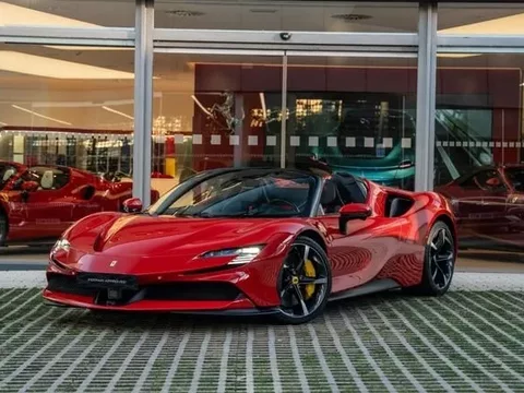 FERRARI SF90 4.0 V8 T Spider