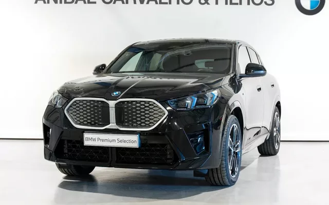BMW iX2 eDrive20 Pack Desportivo M