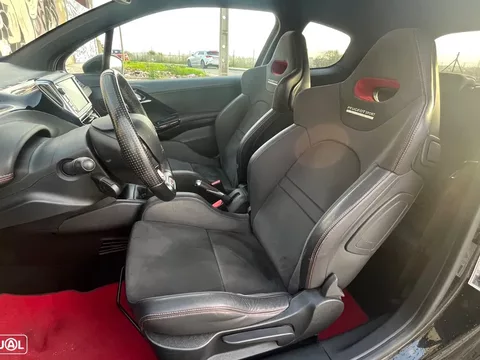 Peugeot 208 1.6 e-THP GTi by Sport