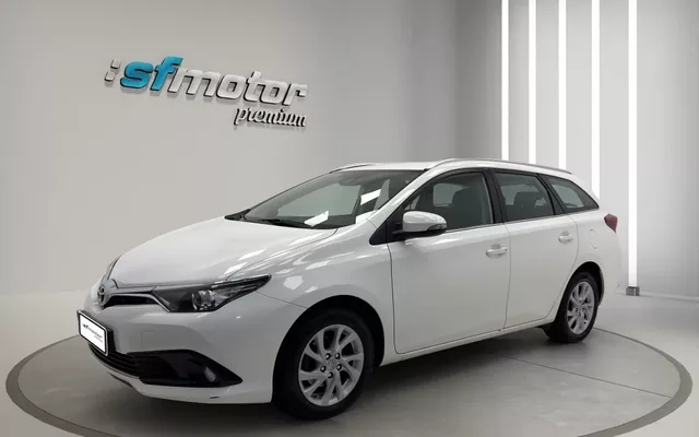 TOYOTA Auris TOYOTA Auris Familiar Manual de 5 Puertas - 15900€ en Toledo