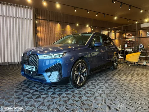 BMW iX xDrive 40 Pack Desportivo