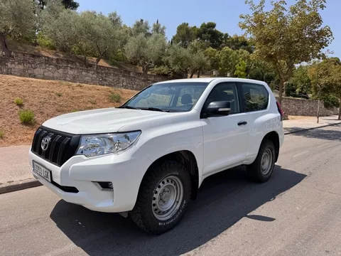 TOYOTA Land Cruiser Land Cruiser D-4D GX