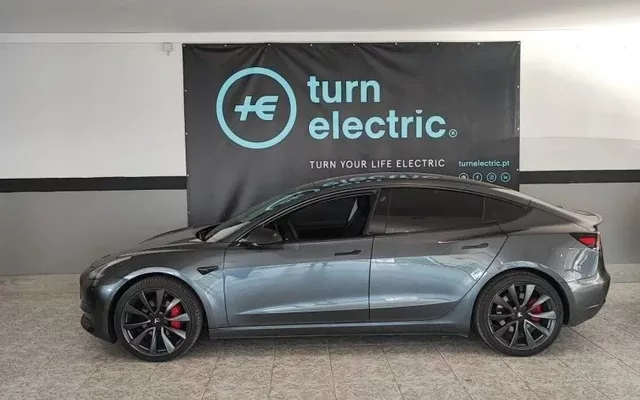 Tesla Model 3 Standard Range Plus RWD