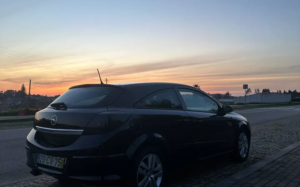 Opel Astra GTC 1.7 CDTI