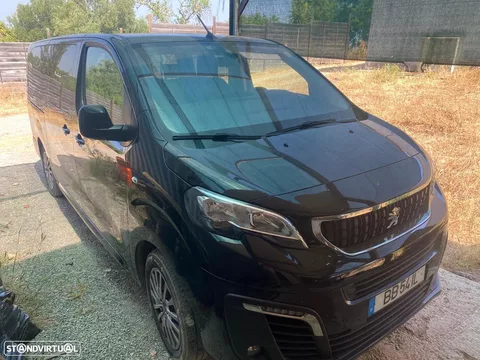 Peugeot e-Traveller